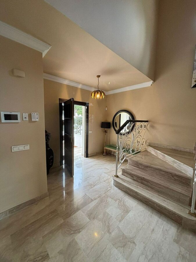 Frontline golf villa with pool in Guadalmina Alta, San Pedro de Alcantara