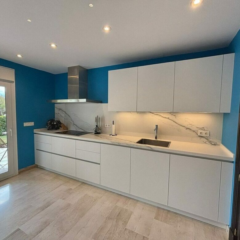 Frontline golf villa with pool in Guadalmina Alta, San Pedro de Alcantara