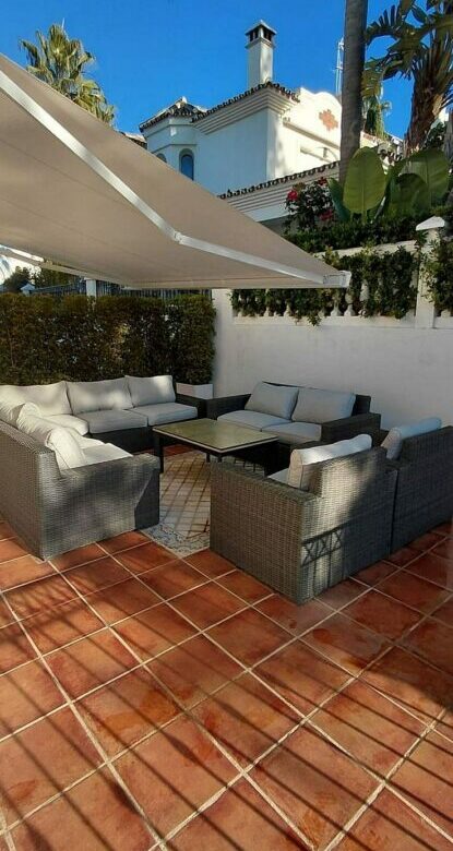 Frontline golf villa with pool in Guadalmina Alta, San Pedro de Alcantara