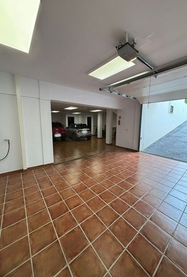 Frontline golf villa with pool in Guadalmina Alta, San Pedro de Alcantara