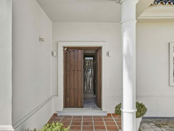 Five bedroom frontline golf villa Guadalmina Alta San Pedro