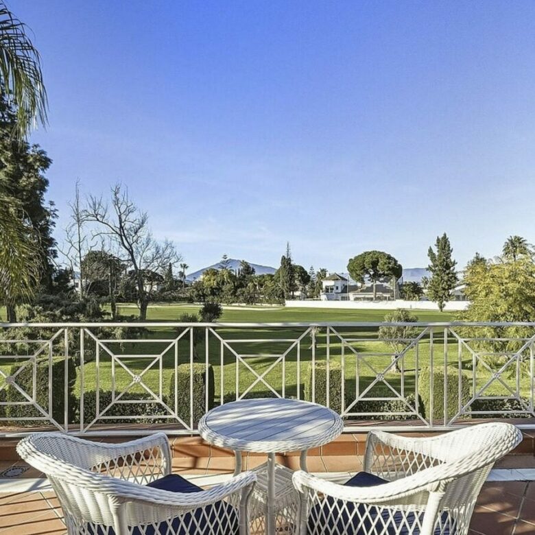 Five bedroom frontline golf villa Guadalmina Alta San Pedro