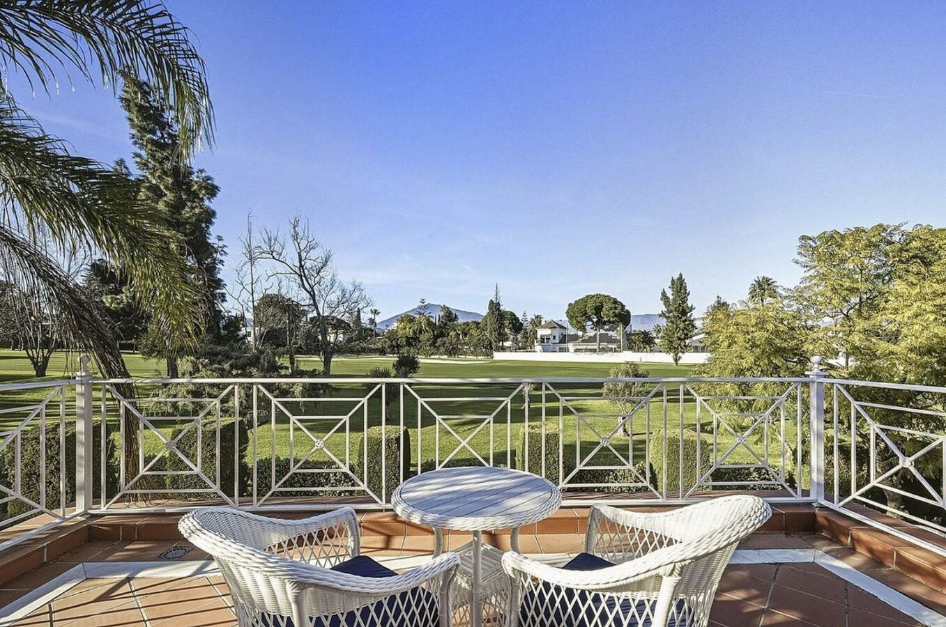 Five bedroom frontline golf villa Guadalmina Alta San Pedro