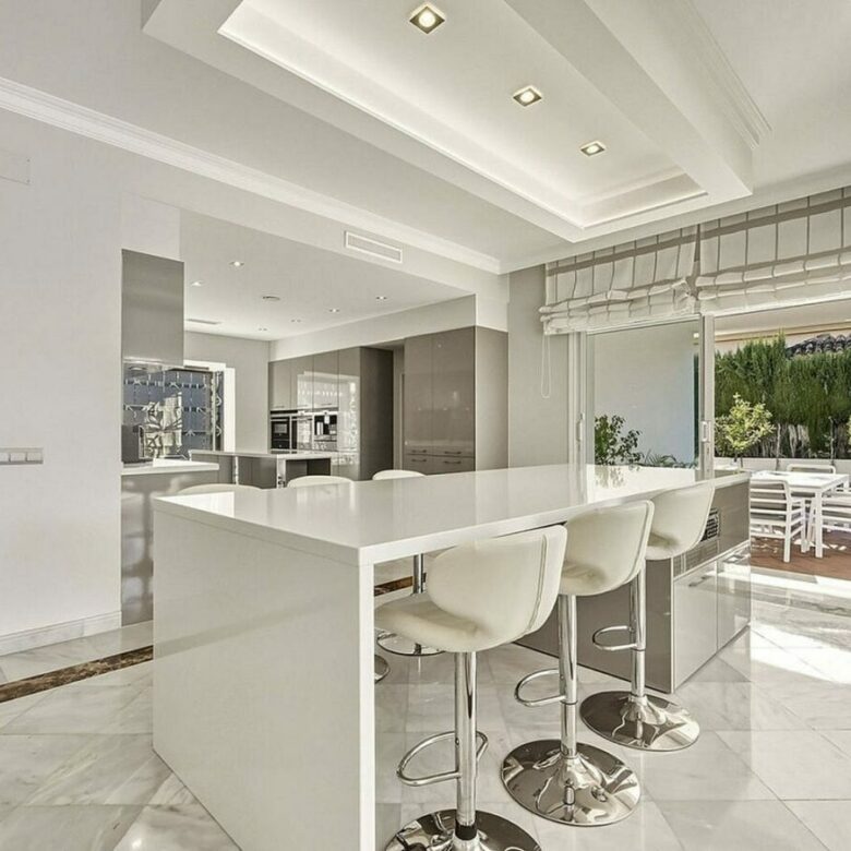 Five bedroom frontline golf villa Guadalmina Alta San Pedro