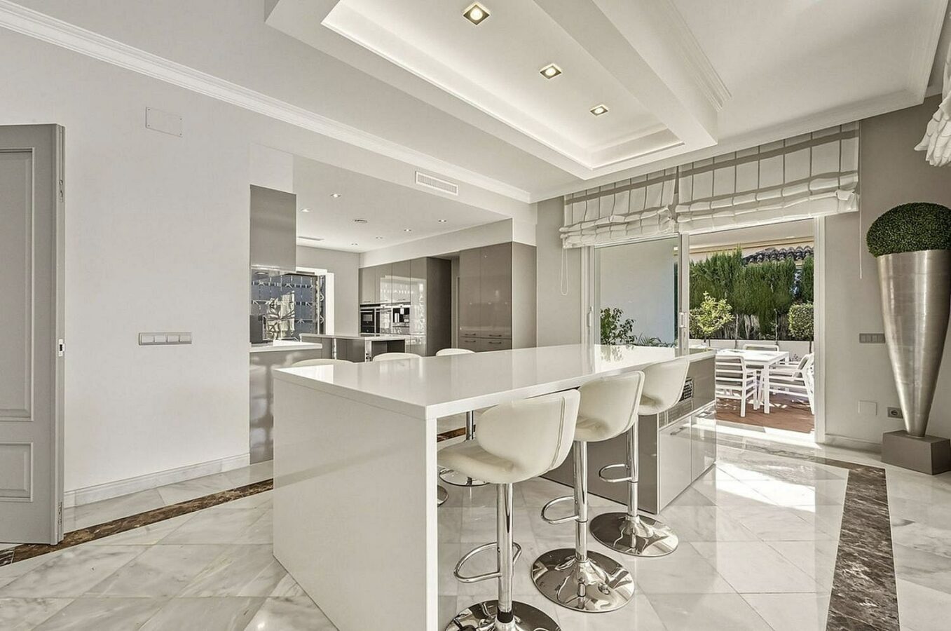 Five bedroom frontline golf villa Guadalmina Alta San Pedro
