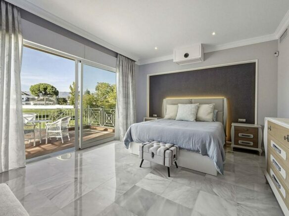Five bedroom frontline golf villa Guadalmina Alta San Pedro