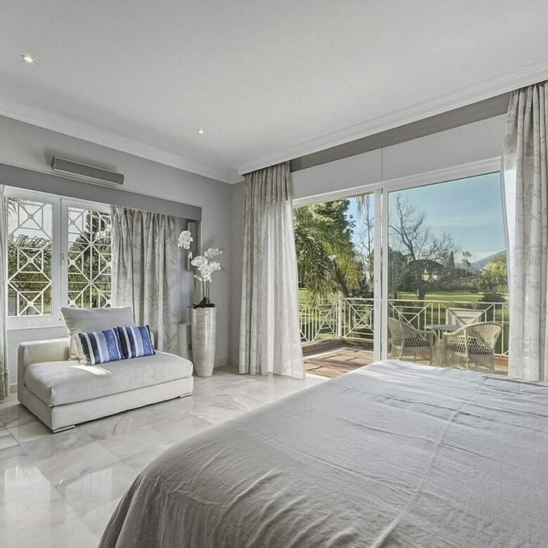 Five bedroom frontline golf villa Guadalmina Alta San Pedro
