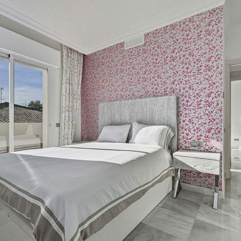 Five bedroom frontline golf villa Guadalmina Alta San Pedro