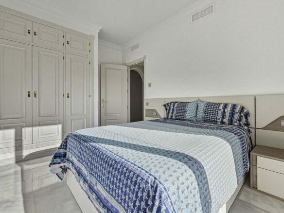 Five bedroom frontline golf villa Guadalmina Alta San Pedro