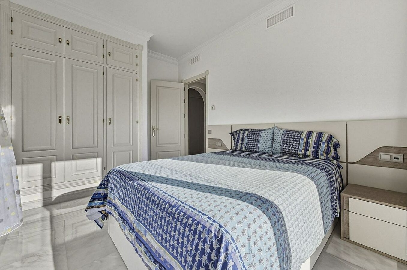 Five bedroom frontline golf villa Guadalmina Alta San Pedro