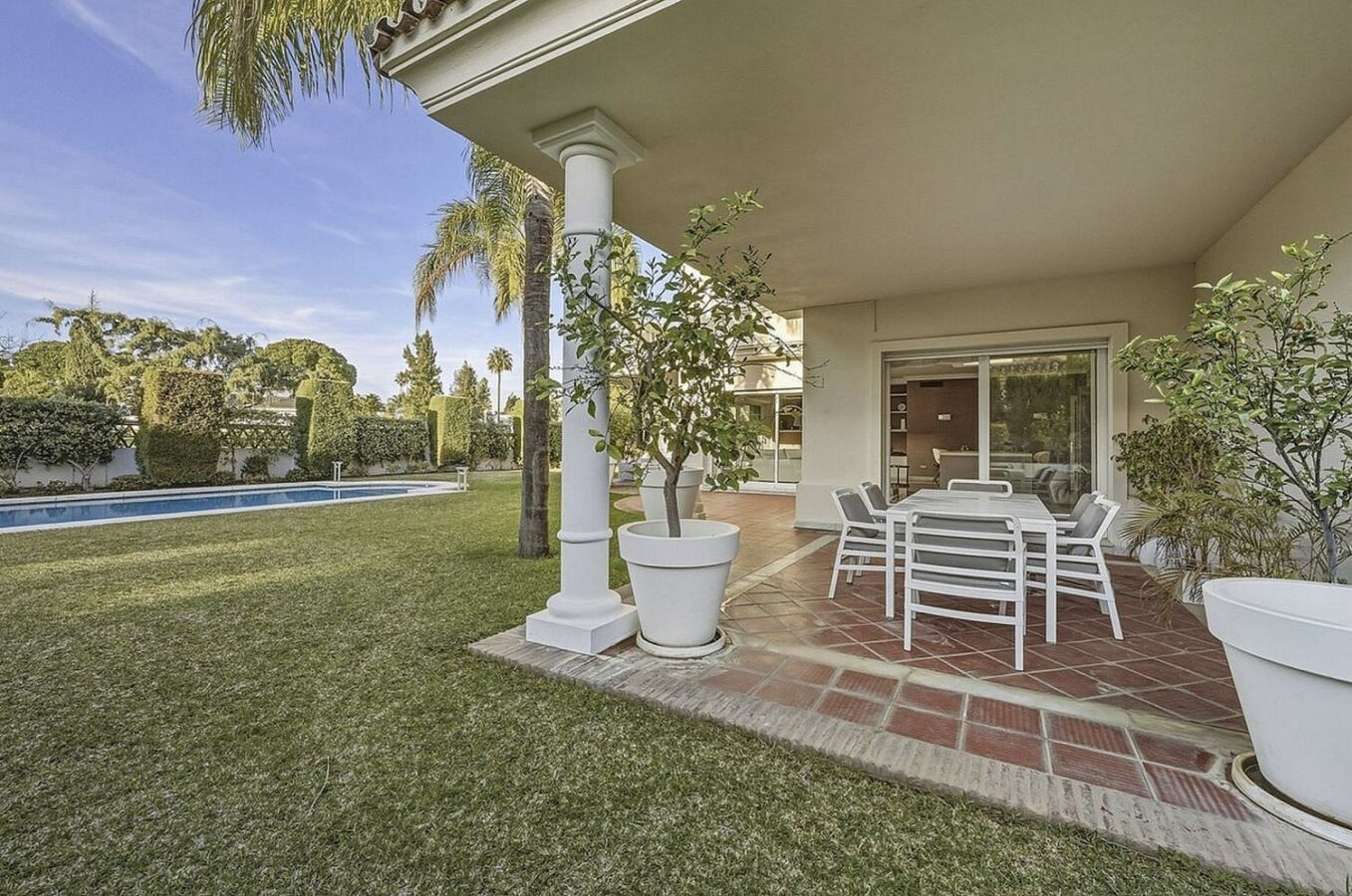 Five bedroom frontline golf villa Guadalmina Alta San Pedro