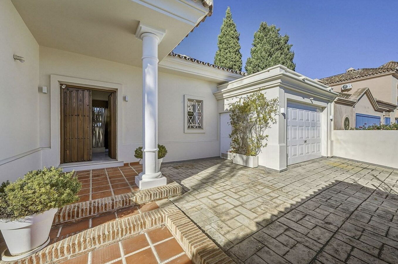 Five bedroom frontline golf villa Guadalmina Alta San Pedro