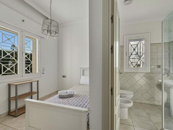 Five bedroom frontline golf villa Guadalmina Alta San Pedro