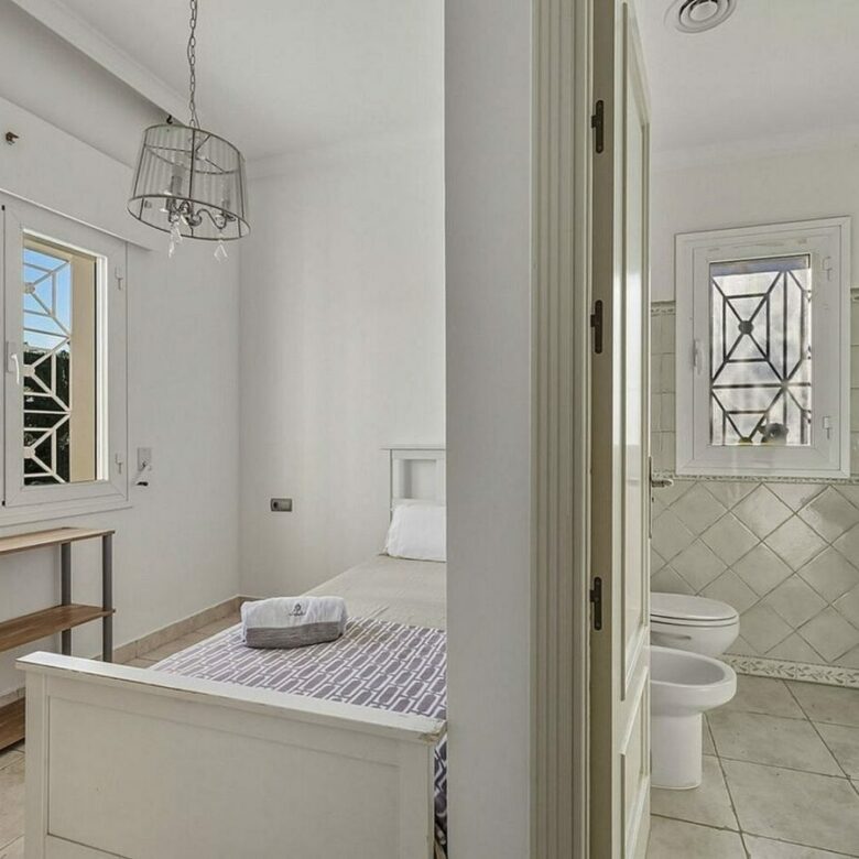 Five bedroom frontline golf villa Guadalmina Alta San Pedro