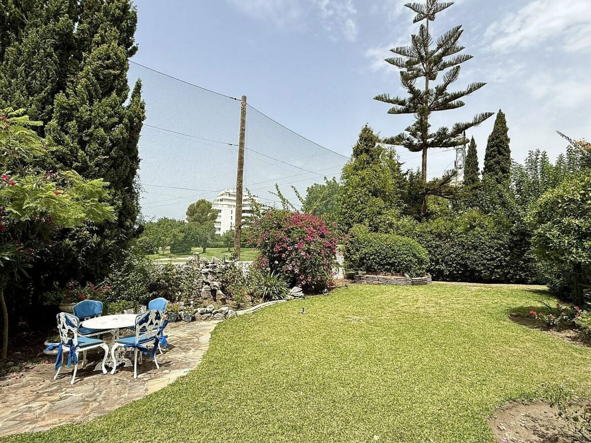 Frontline golf villa Guadalmina Alta San Pedro