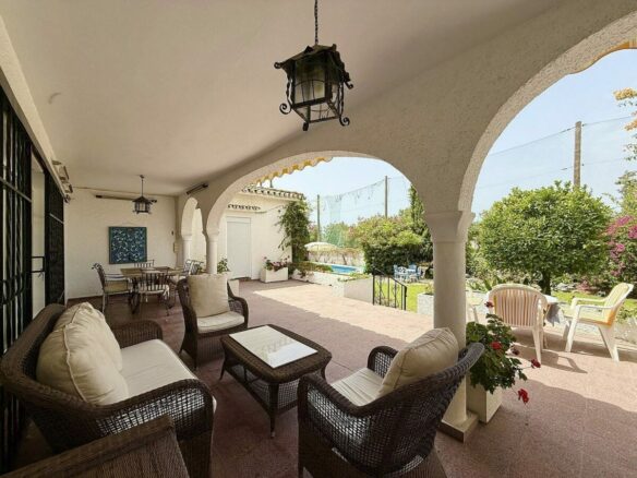Frontline golf villa Guadalmina Alta San Pedro