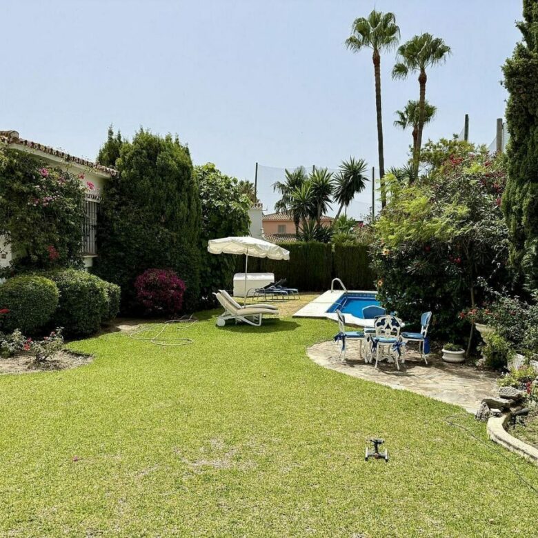 Frontline golf villa Guadalmina Alta San Pedro