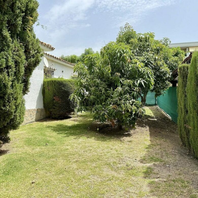 Frontline golf villa Guadalmina Alta San Pedro