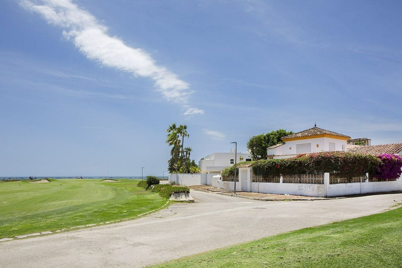Frontline golf beachside villa in Guadalmina Baja, San Pedro de Alcantara