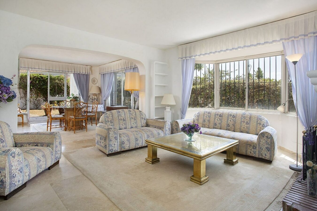 Frontline golf beachside villa in Guadalmina Baja, San Pedro de Alcantara