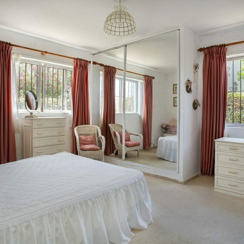 Frontline golf beachside villa in Guadalmina Baja, San Pedro de Alcantara