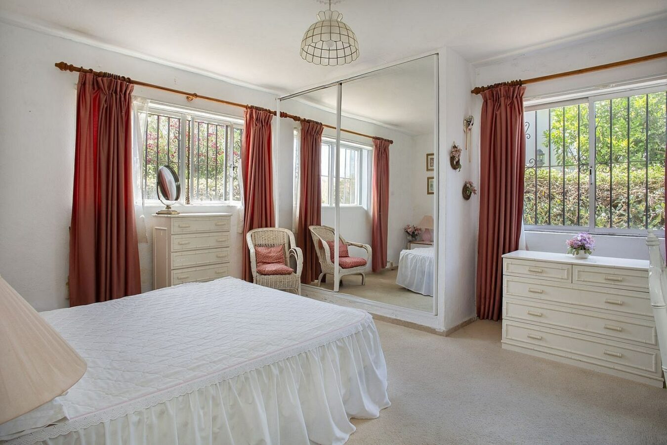 Frontline golf beachside villa in Guadalmina Baja, San Pedro de Alcantara