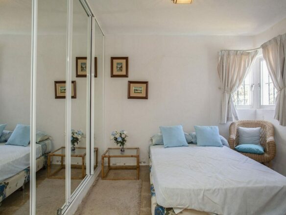 Frontline golf beachside villa in Guadalmina Baja, San Pedro de Alcantara