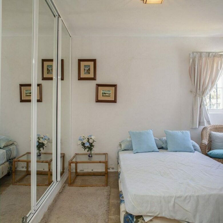 Frontline golf beachside villa in Guadalmina Baja, San Pedro de Alcantara