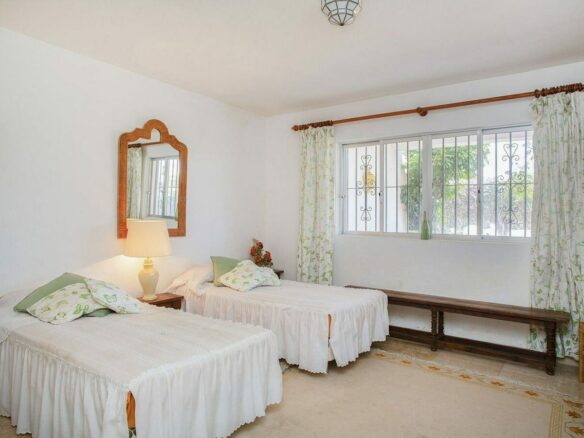 Frontline golf beachside villa in Guadalmina Baja, San Pedro de Alcantara