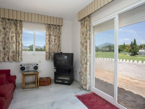 Frontline golf beachside villa in Guadalmina Baja, San Pedro de Alcantara