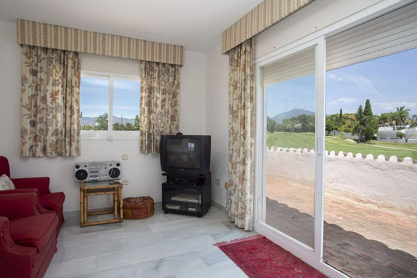 Frontline golf beachside villa in Guadalmina Baja, San Pedro de Alcantara