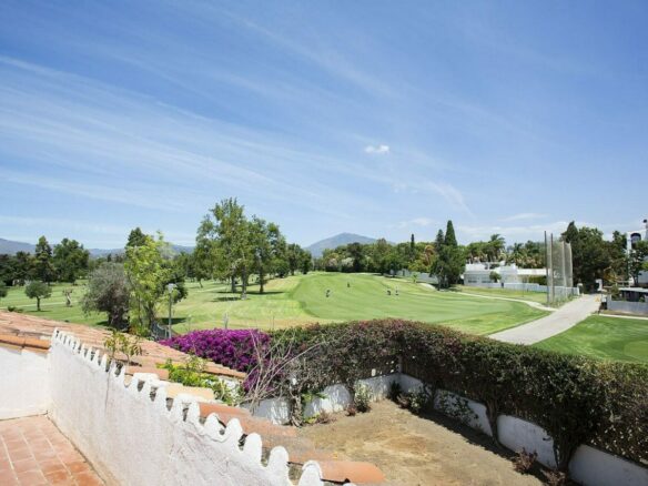 Frontline golf beachside villa in Guadalmina Baja, San Pedro de Alcantara