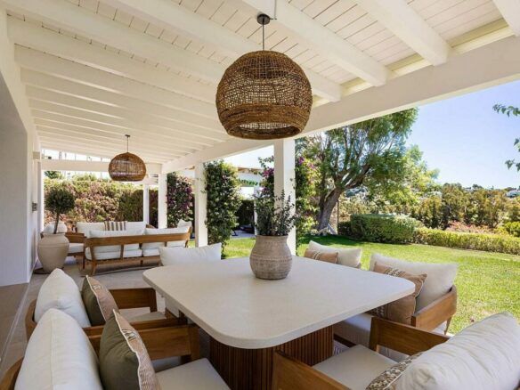 Frontline golf villa with heated saltwater pool El Paraiso Benahavis