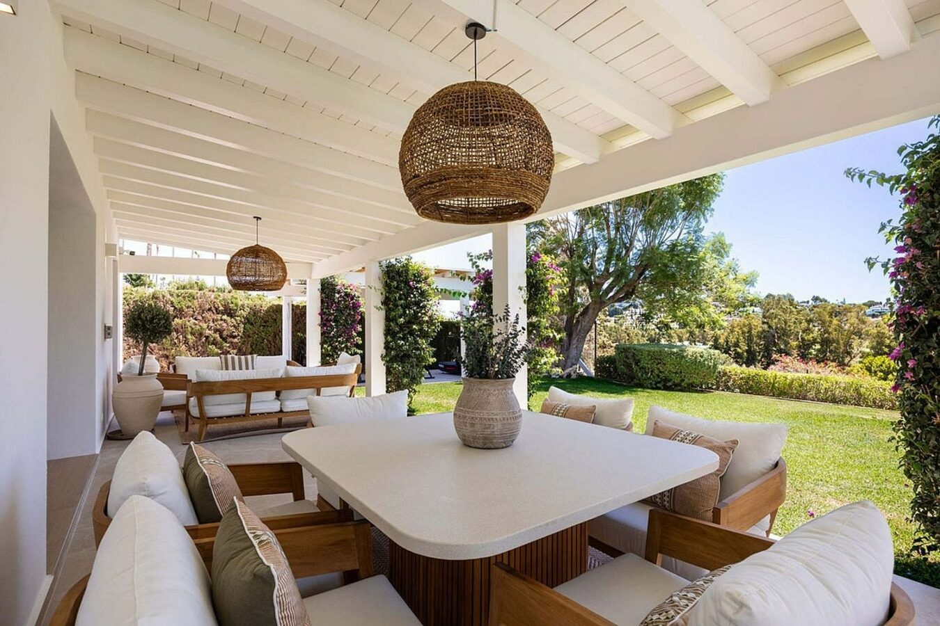 Frontline golf villa with heated saltwater pool El Paraiso Benahavis