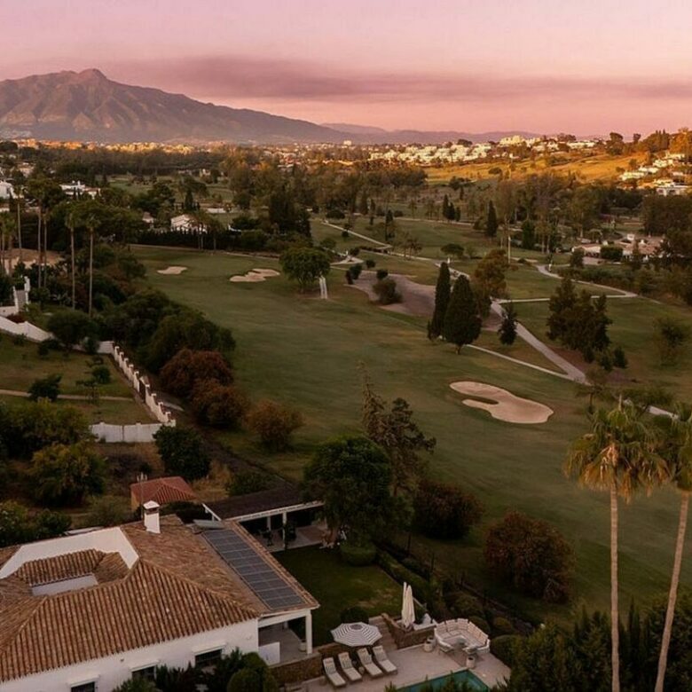 Frontline golf villa with heated saltwater pool El Paraiso Benahavis