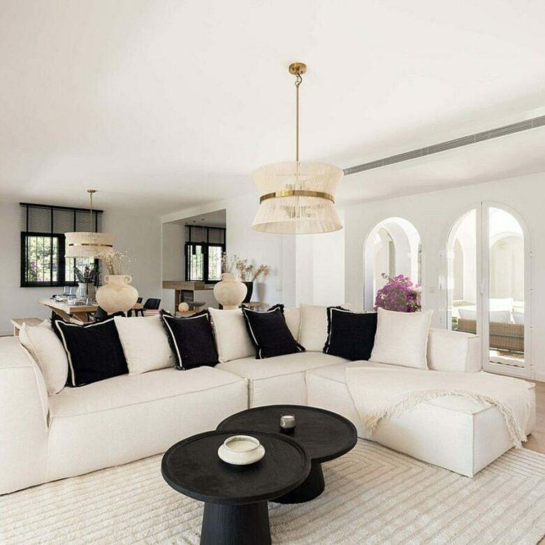 Frontline golf villa with heated saltwater pool El Paraiso Benahavis