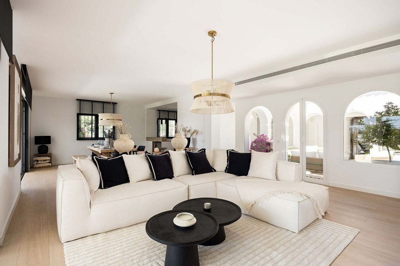 Frontline golf villa with heated saltwater pool El Paraiso Benahavis