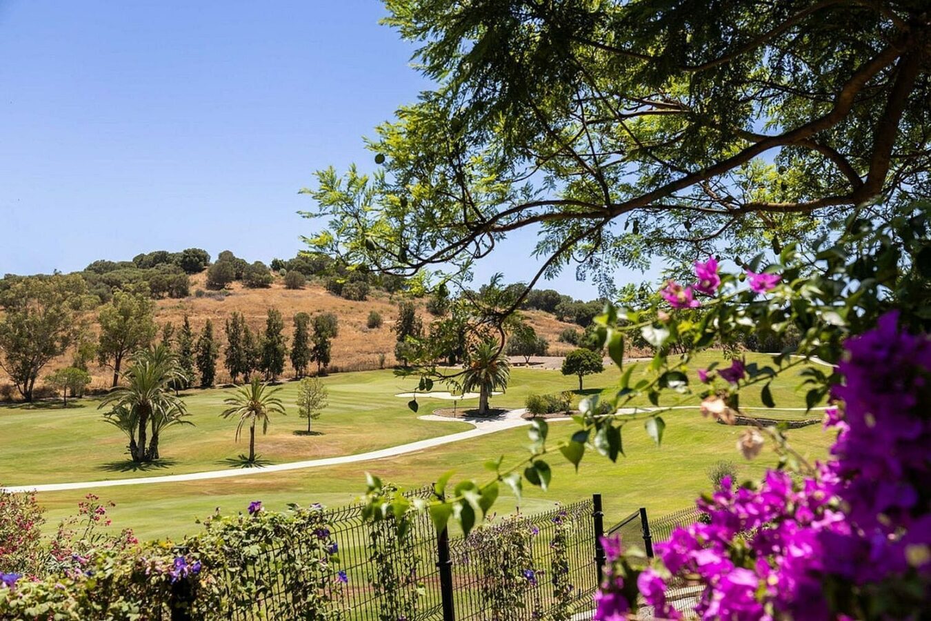 Frontline golf villa with heated saltwater pool El Paraiso Benahavis