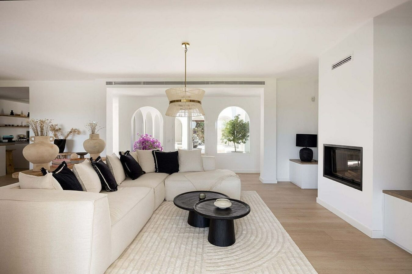 Frontline golf villa with heated saltwater pool El Paraiso Benahavis