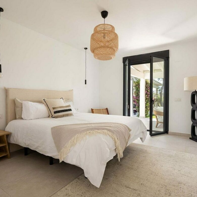 Frontline golf villa with heated saltwater pool El Paraiso Benahavis
