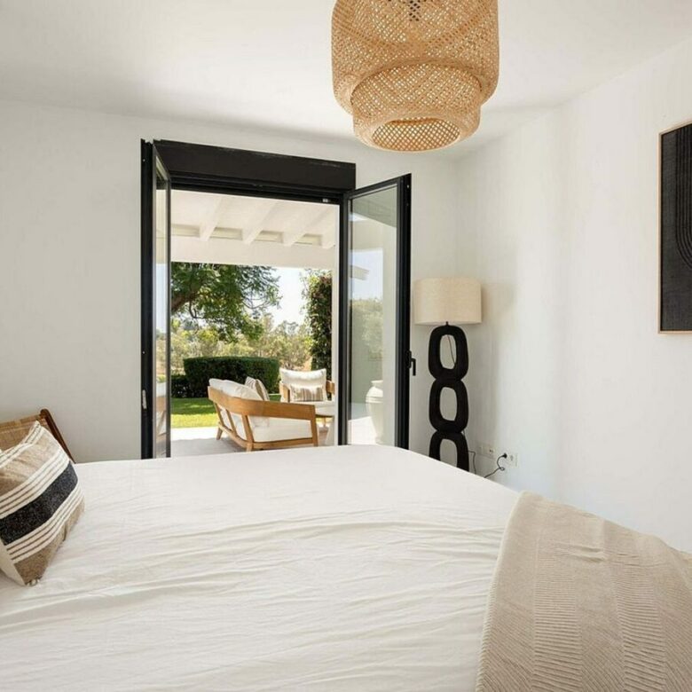 Frontline golf villa with heated saltwater pool El Paraiso Benahavis