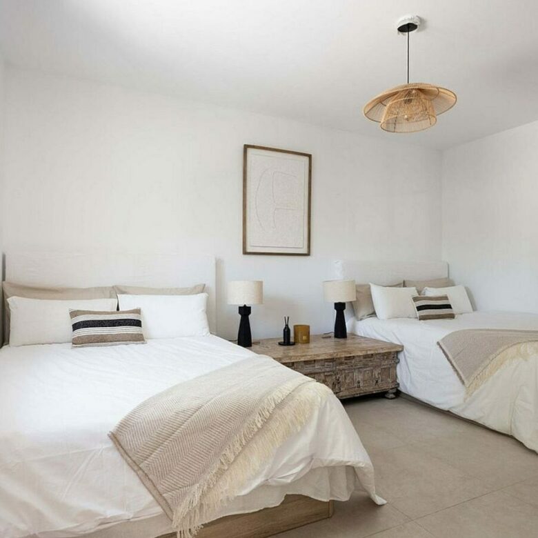 Frontline golf villa with heated saltwater pool El Paraiso Benahavis