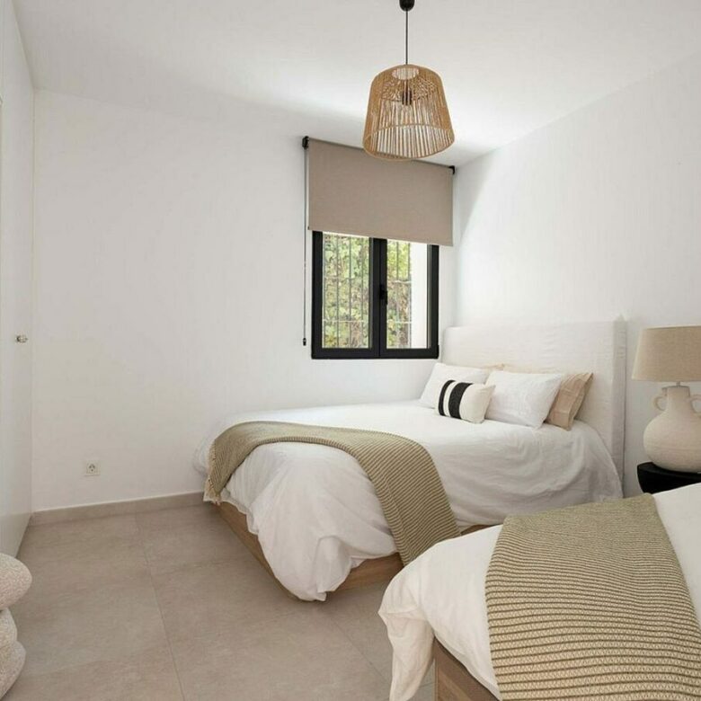 Frontline golf villa with heated saltwater pool El Paraiso Benahavis
