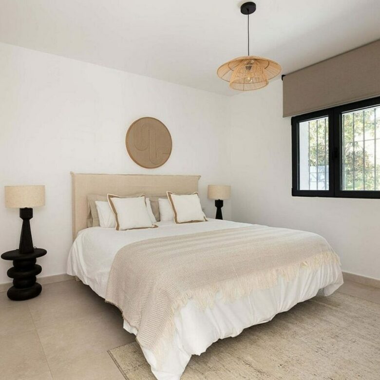 Frontline golf villa with heated saltwater pool El Paraiso Benahavis