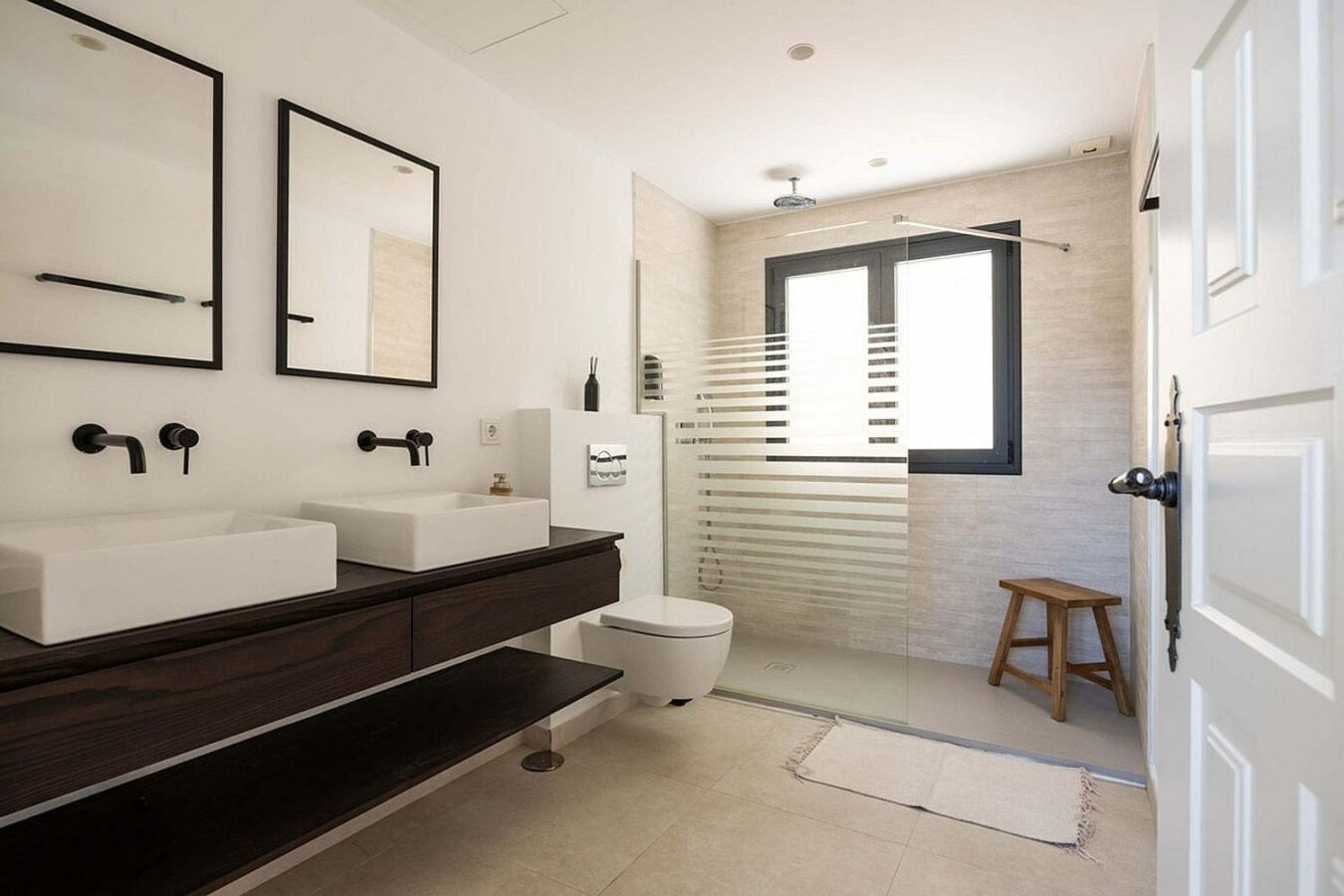 Frontline golf villa with heated saltwater pool El Paraiso Benahavis
