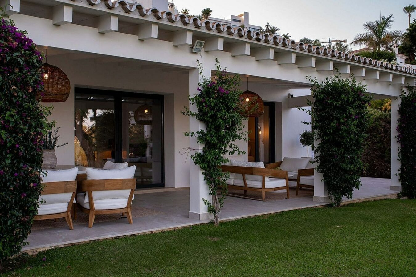 Frontline golf villa with heated saltwater pool El Paraiso Benahavis