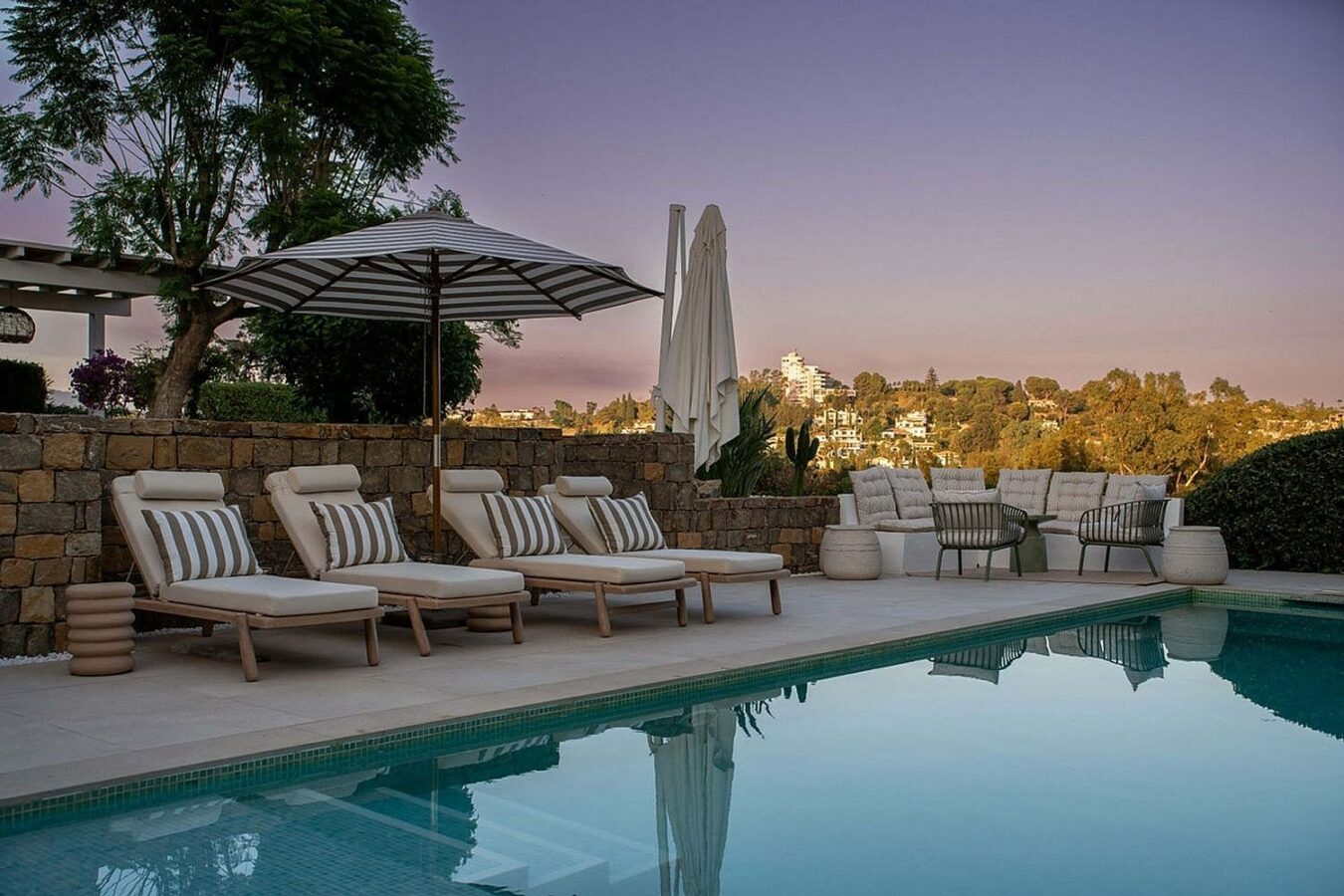 Frontline golf villa with heated saltwater pool El Paraiso Benahavis