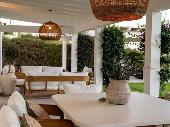 Frontline golf villa with heated saltwater pool El Paraiso Benahavis