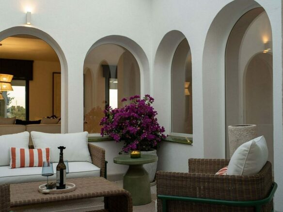 Frontline golf villa with heated saltwater pool El Paraiso Benahavis