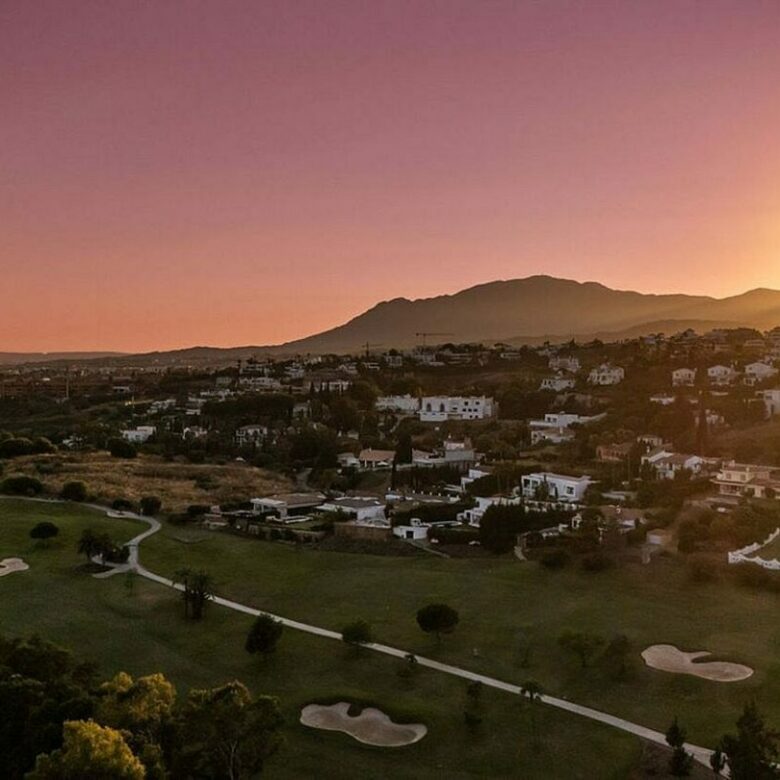 Frontline golf villa with heated saltwater pool El Paraiso Benahavis
